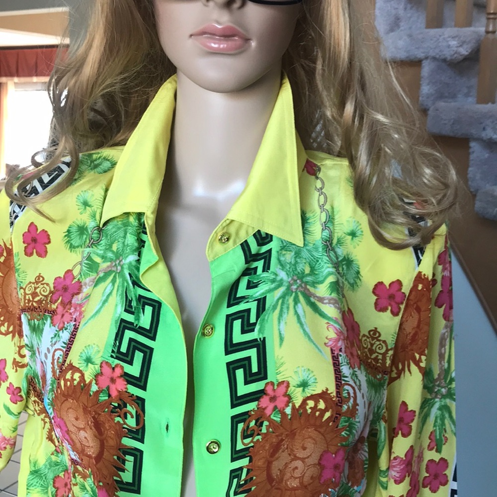 Womens  Silk Shirt Button Down Size: M/L    NWT